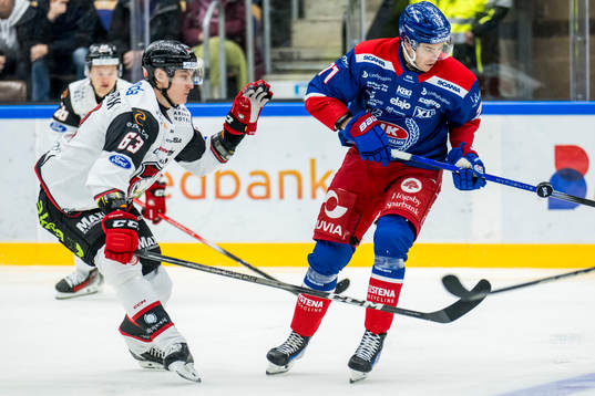 Malmö Redhawks Fredrik Händemark och Oskarshamns Viktor