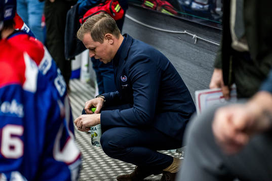 IK Oskarshamns tränare Martin Filander deppar