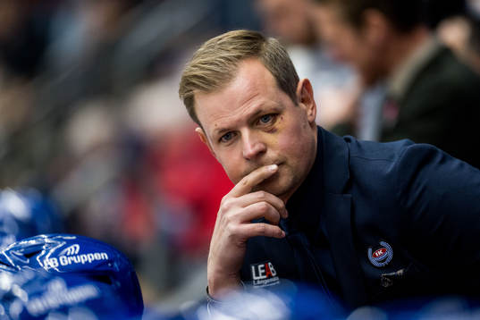 IK Oskarshamns tränare Martin Filander deppar
