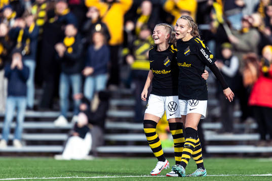 AIKs Silja Sofia Jaatinen jublar