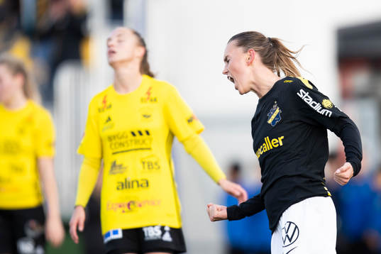 AIKs Adelisa Grabus jublar