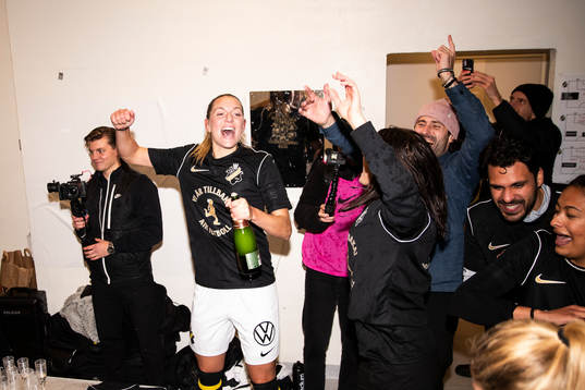 AIKs spelare jublar