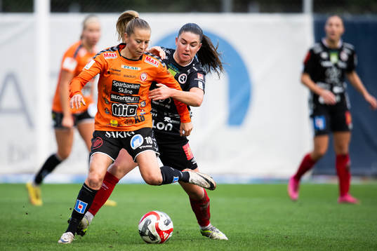 Kristianstads Emmi Alanen och Örebros Emilia Pelgander