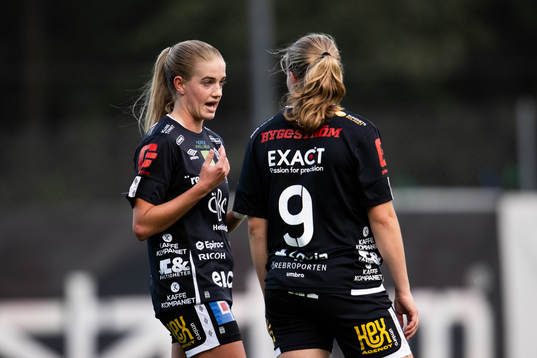 Örebros Regan Steigleder och Inka Sarjanoja