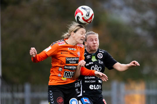 Kristianstads Mia Carlsson  och Örebros Inka Sarjanoja