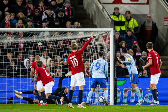 Gavi of Spain scores 0-1