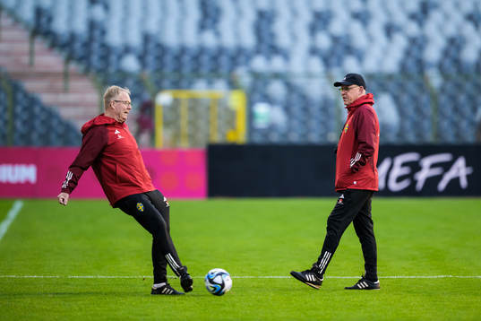 Scout Lasse Jacobsson and head coach Janne Andersson of the