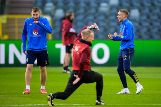 Dejan Kulusevski and Jesper Karlsson of the Swedish