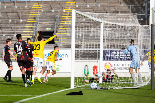 Trollhättans släpper in 2-0