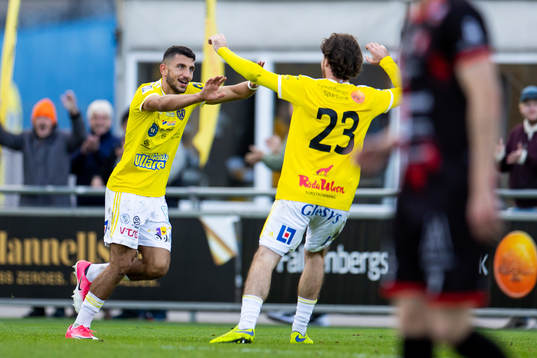 Falkenbergs Leonardo Farah Shahin jublar