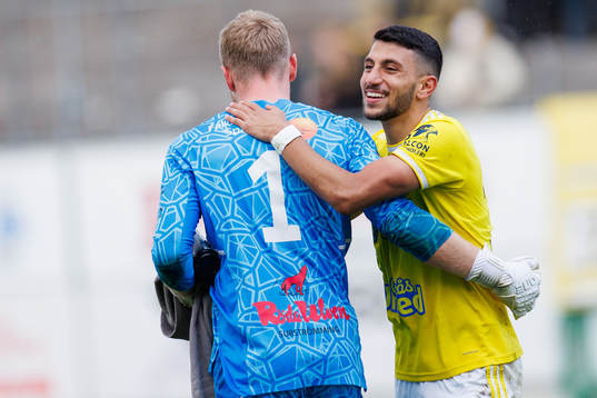 Falkenbergs Leonardo Farah Shahin jublar