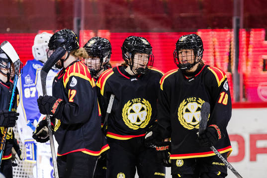 Brynäs Noemi Neubauerova jublar