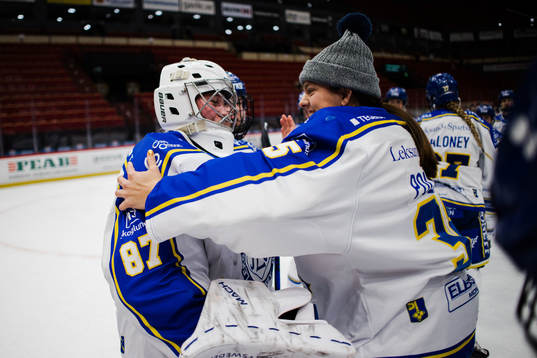 Leksands målvakt Ellen Jonsson jublar