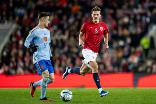 Gavi of Spain and Sander Berge of Norway