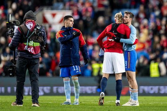 Erling Braut Haaland of Norway and Fabián Ruiz of Spain