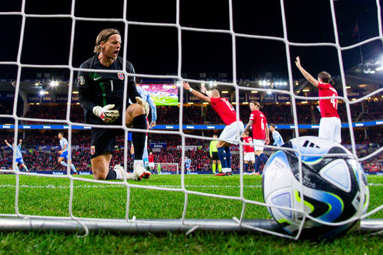 Bläddra bland fler bilder av Football, UEFA Euro Qualifier, Norway - Spain