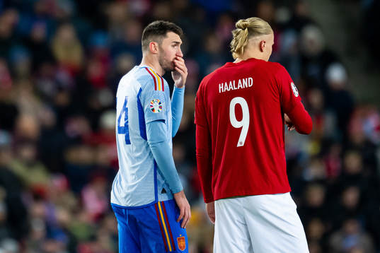 Aymeric Laporte of Spain and Erling Braut Haaland of Norway