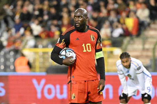 Romelu Lukaku of Belgium ready to take a penalty