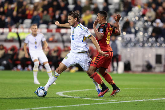 Albin Ekdal of Sweden battles for the ball with Youri
