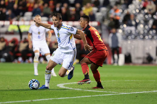 Albin Ekdal of Sweden battles for the ball with Youri