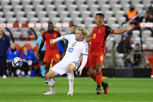Emil Forsberg of Sweden battles for the ball with Youri