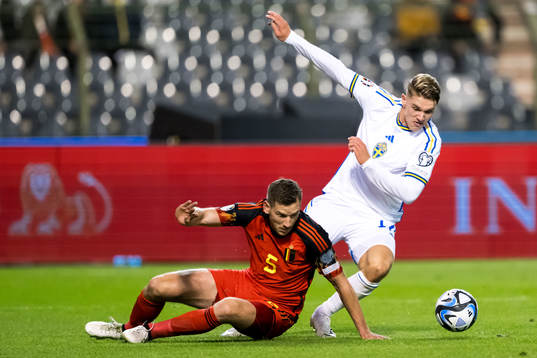 Jan Vertonghen of Belgium and Viktor Gyökeres of Sweden