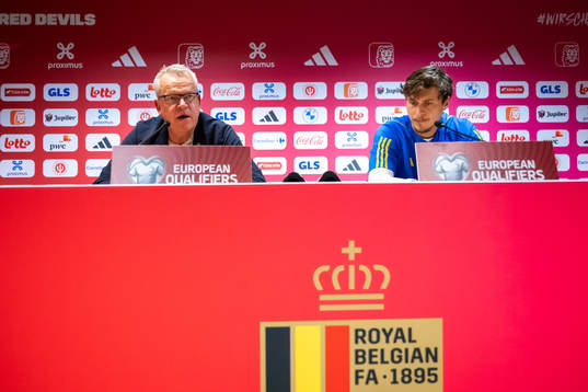 Head coach Janne Andersson and Victor Nilsson Lindelöf of