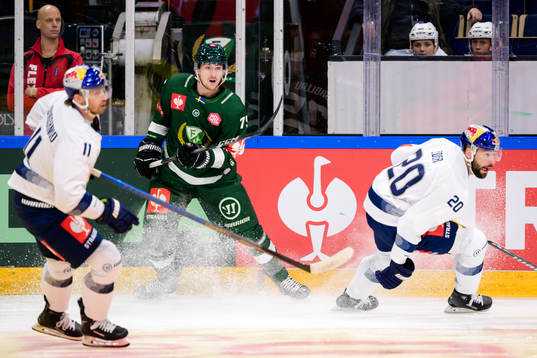 Jeremy Salvas Groleau of Färjestad and Andreas Eder of