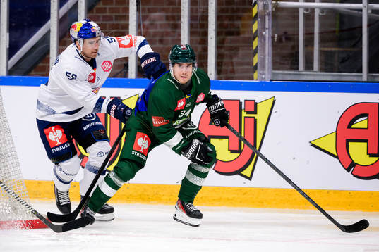 Ryan McKiernan of Munich and Michael Lindqvist of Färjestad