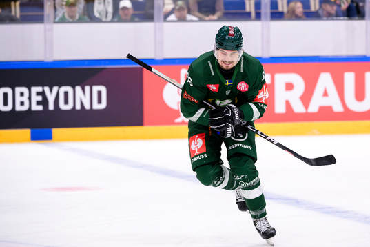 David Tomasek of Färjestad in pain
