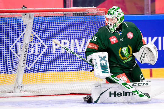goalkeeper Carl Lindbom of Färjestad