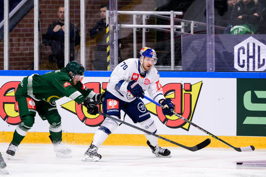 Axel Bergkvist of Färjestad and Maximillian Daubner of