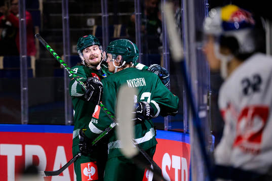 Linus Johansson and Magnus Nygren of Färjestad celebrating