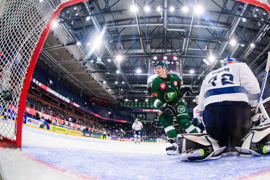 Joakim Nygård of Färjestad shoot 3-2 behind goaltender