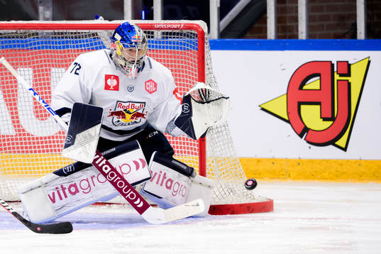 goaltender Daniel Allavena of Munich