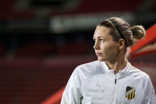 Goalkeeper Jennifer Falk