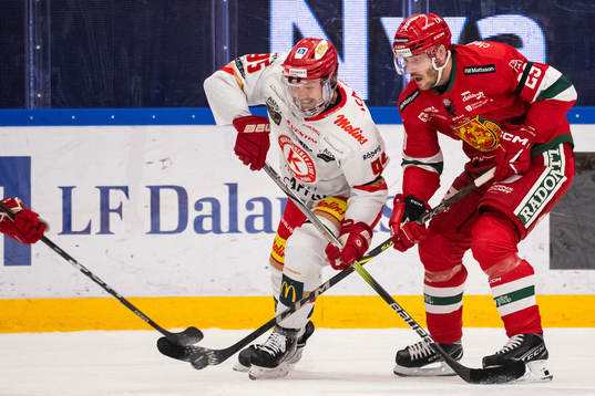Kalmars Teemu Väyrynen och Moras Johan Persson