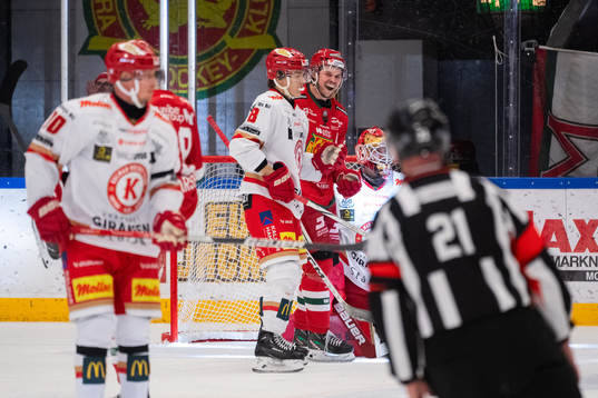 Måns Carlsson jublar