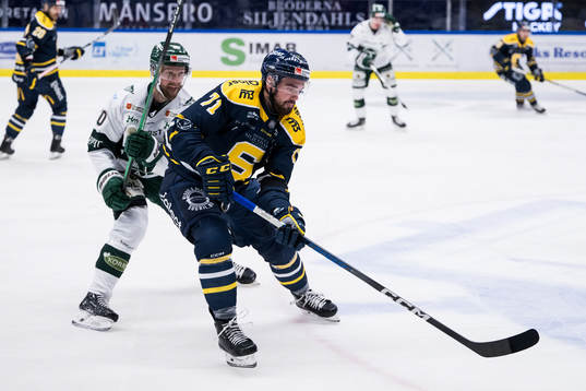 Tingsryds Joachim Nermark och Södertäljes Dominic Turgeon