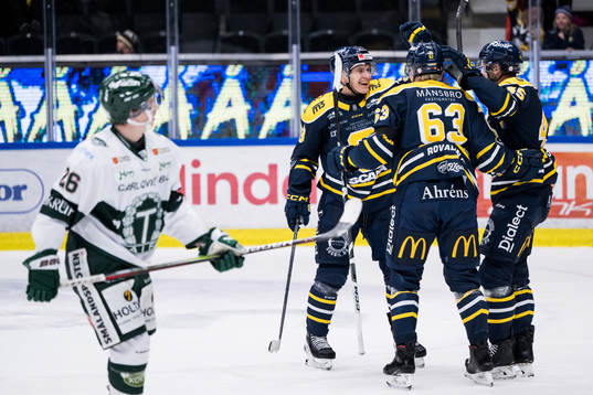 Södertäljes Filiph Engsund jublar