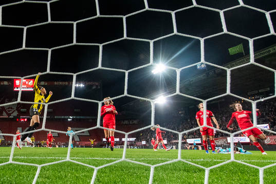 Felicia Schröder of Häcken celebrates