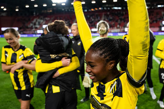 Monica Jusu Bah of Häcken celebrates