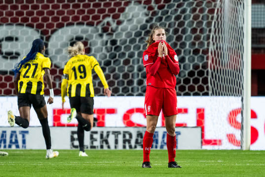 Marit Auée of Twente looks dejected