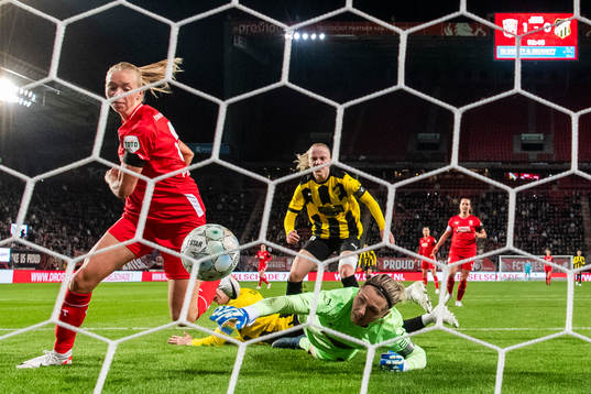 Goalkeeper Jennifer Falk of Häcken competes for the ball