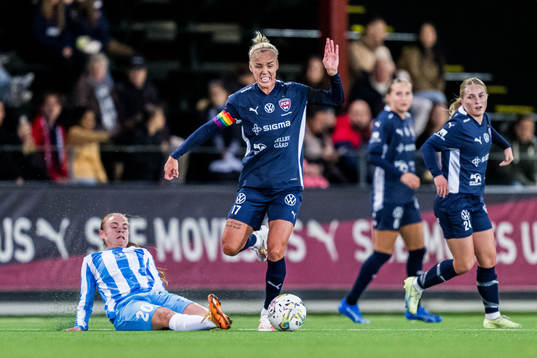 Anastasija Ciric of Spartak Subotica and Caroline Seger of