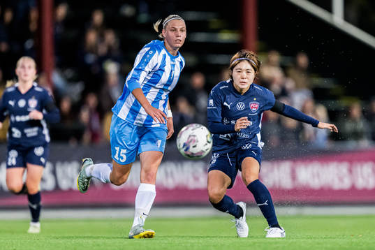 Aleksandra Gajic of Spartak Subotica and Mai Kadowaki of