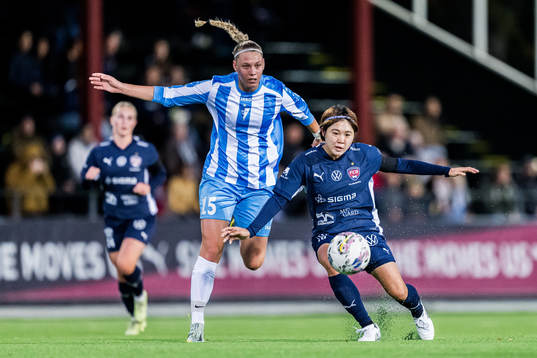 Aleksandra Gajic of Spartak Subotica and Mai Kadowaki of
