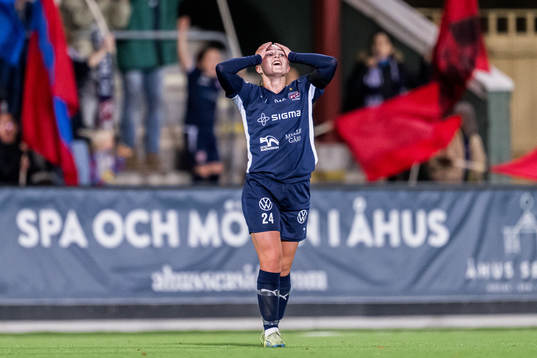 Hanna Andersson of Rosengård celebrates