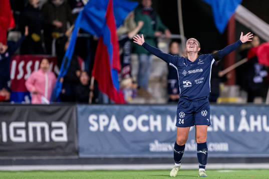 Hanna Andersson of Rosengård celebrates