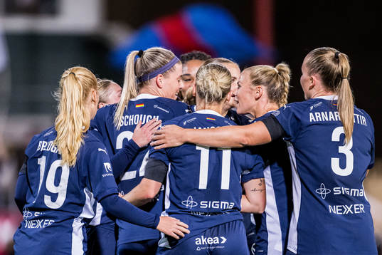 Olivia Schough of Rosengård celebrate with team mates